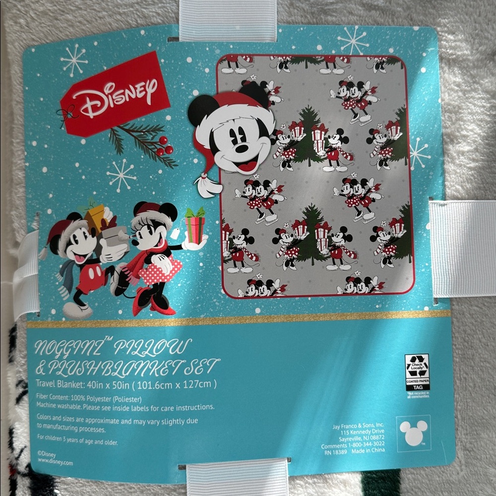 Disney Festive Children’s Mickey and Minnie Gray Blanket Set. - Picture 6 of 11